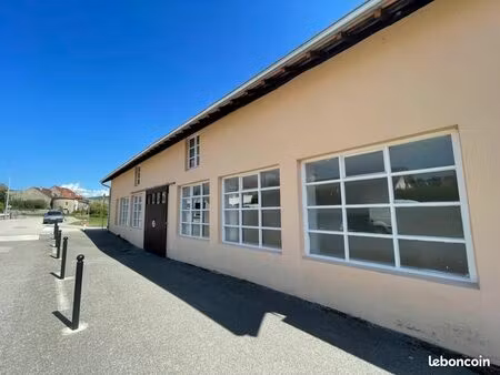 local commercial 441 m²