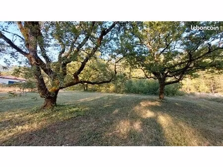 terrain constructible 1300m2