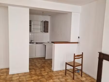 a loué appartement t2 saint-cere