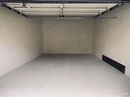 location garage box centre ville cahors