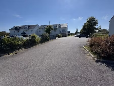 parking/box 3 m² carantec