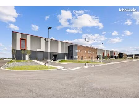 local d'activité 3 925 m²