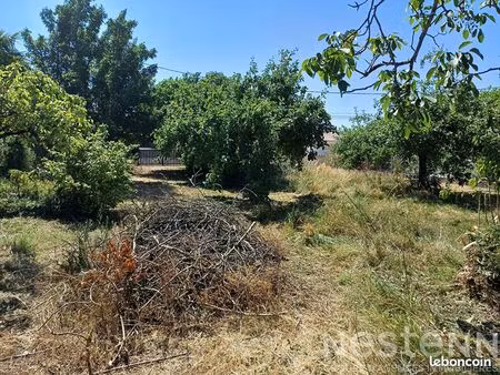 terrain 738 m² semussac