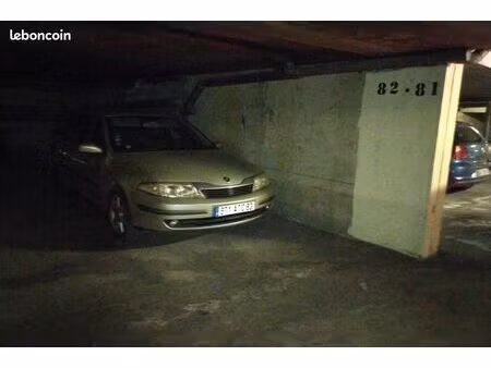 grand parking 2 places toulon-la valette