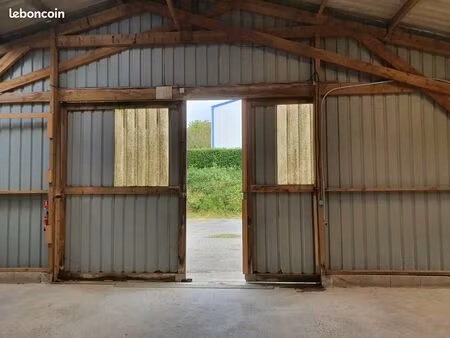 local de stockage 165m2 sur brélès