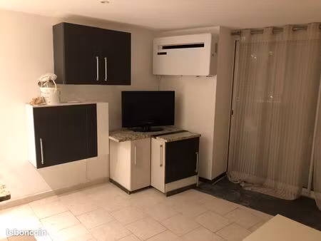 t2 33 m2 proche place caramy