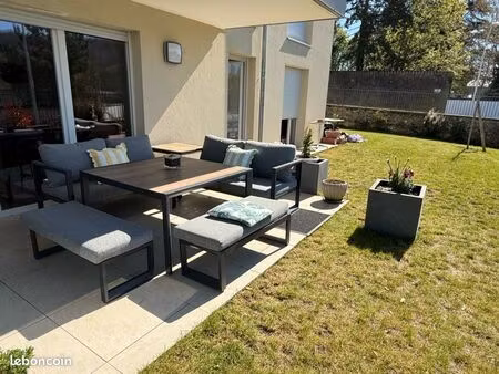 magnifique rez de jardin baigné de lumière au calme