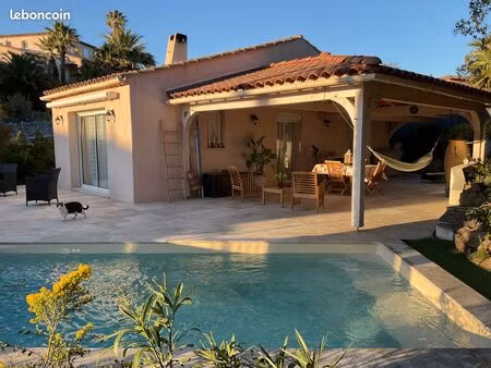 maison de 120 m2 avec piscine privée  domaine sécurisé et fort potentiel locatif