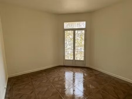 bureaux 60 m² toulon