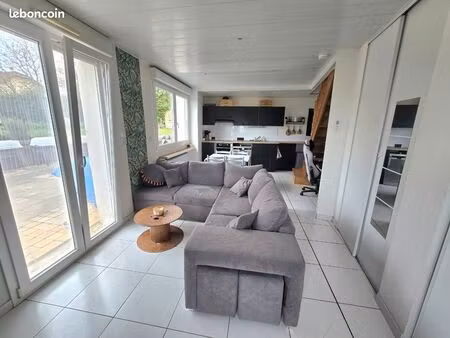 petite maison avec terrain clos