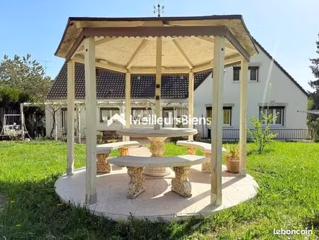 maison 10 pièces 252 m²