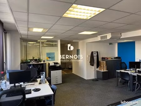 bureau 144 m²