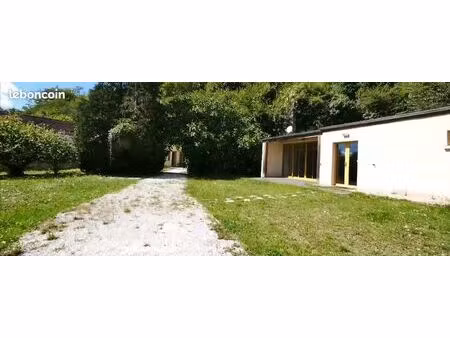 1 maison + 2 dépendances aménagées