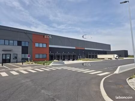 local logistique 7 534 m²
