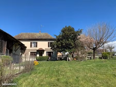 maison 5 pièces 141 m²