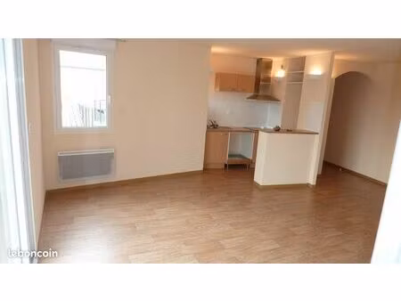 t3 bon état 61m2 + garage + terrasse