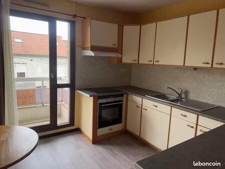 à 5 min de la gare  spacieux t2 lumineux de 62 m² avec parking et cave