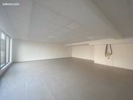 local commercial 70 m² saint malo