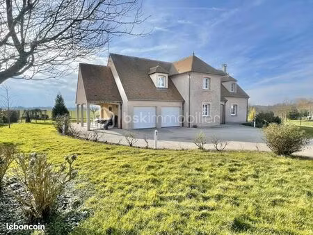 maison 7 pièces 176 m²