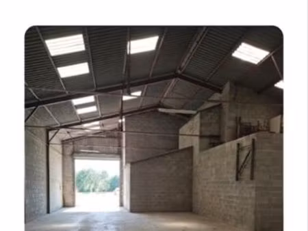 habitation +entrepot atelier +grand terrain