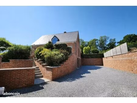 magnifique maison familiale sur sous-sol située à etroeungt