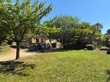 villa t5 pl pied piscine sur grand terrain