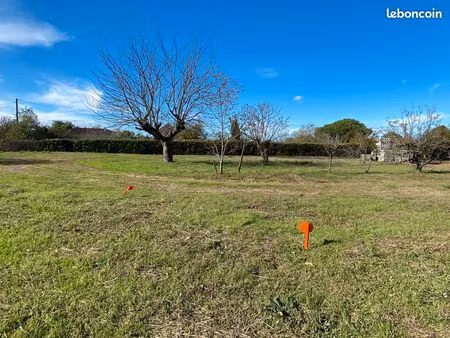 terrain plat à bâtir de 733 m² - frais de notaire réduits