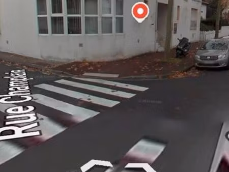 local commercial pour prof médicale