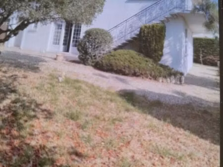 maison idéalement située et au réel potentiel