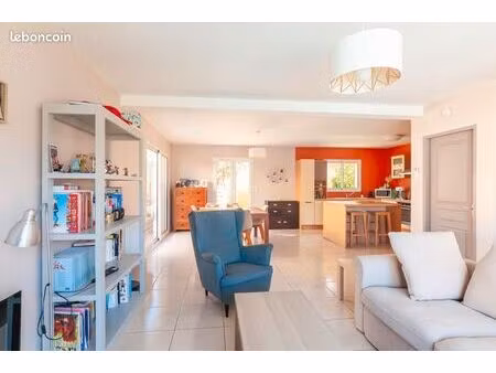 villa 5 pièces 101 m²