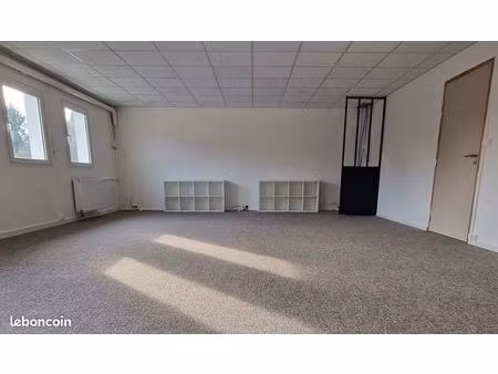 location bureau 25.5m²