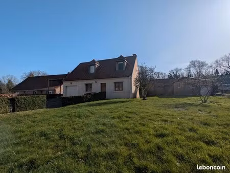 maison individuelle - 3 chambres- 1710m2 de terrain