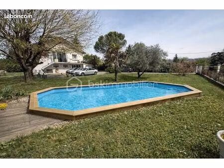 propriété 7 pièces 196 m²