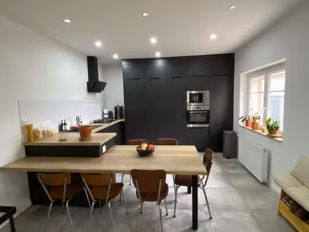 maison meublée rénovée 2023 – 2 chambres avec garage – 75 m² – (proche arras)