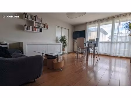 a louer à fougères appartement meuble 3 chambres