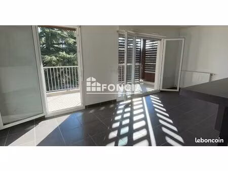 à vendre  spacieux t4 dans résidence recherchée avec vue exceptionnelle sur belledonne