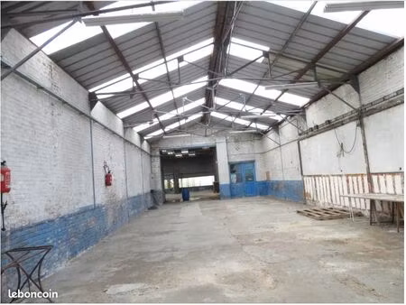 hangar pour stockage - dépot vente - ateliers...