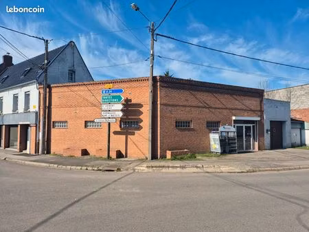 local commercial a louer busnes