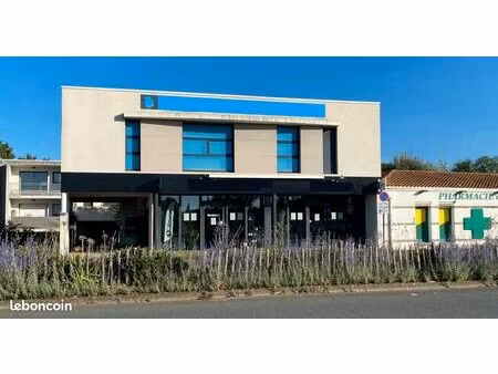 local commercial a louer