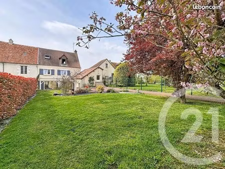 maison 8 pièces 93 m²