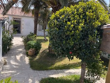 maison de charme au calme  153 m2  5 chambres + mezzanine  plain-pied  zone blanche