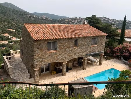 maison avec piscine et vue mer au calme 168 m²