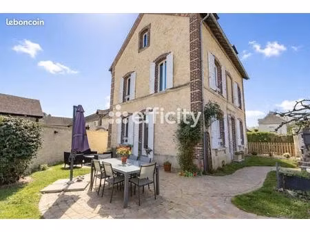 maison 5 pièces 161 m²