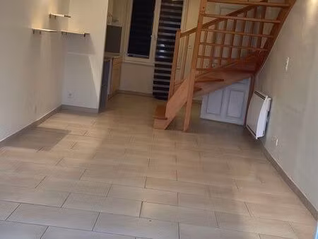 maison de ville à louer sur fay