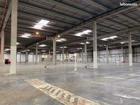 local logistique 32 073 m²
