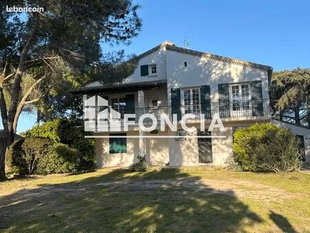 villa 6 pièces 208 m²
