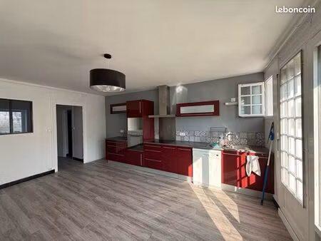 maison de ville rénovée - 3 chambres