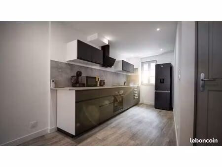 maison de charme avec cour privée en plein centre ville