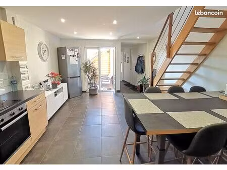 exclusif - appartement f3 en duplex de 70 m2 hab. entièrement rénové