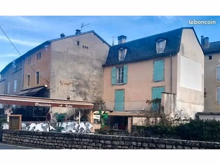 immeuble locatif avec 4 appartements + rez-de-chaussée nu